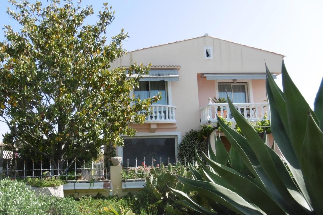 Rez De Chaussee Studio Climatise Dans Villa Aigues-Mortes Eksteriør billede