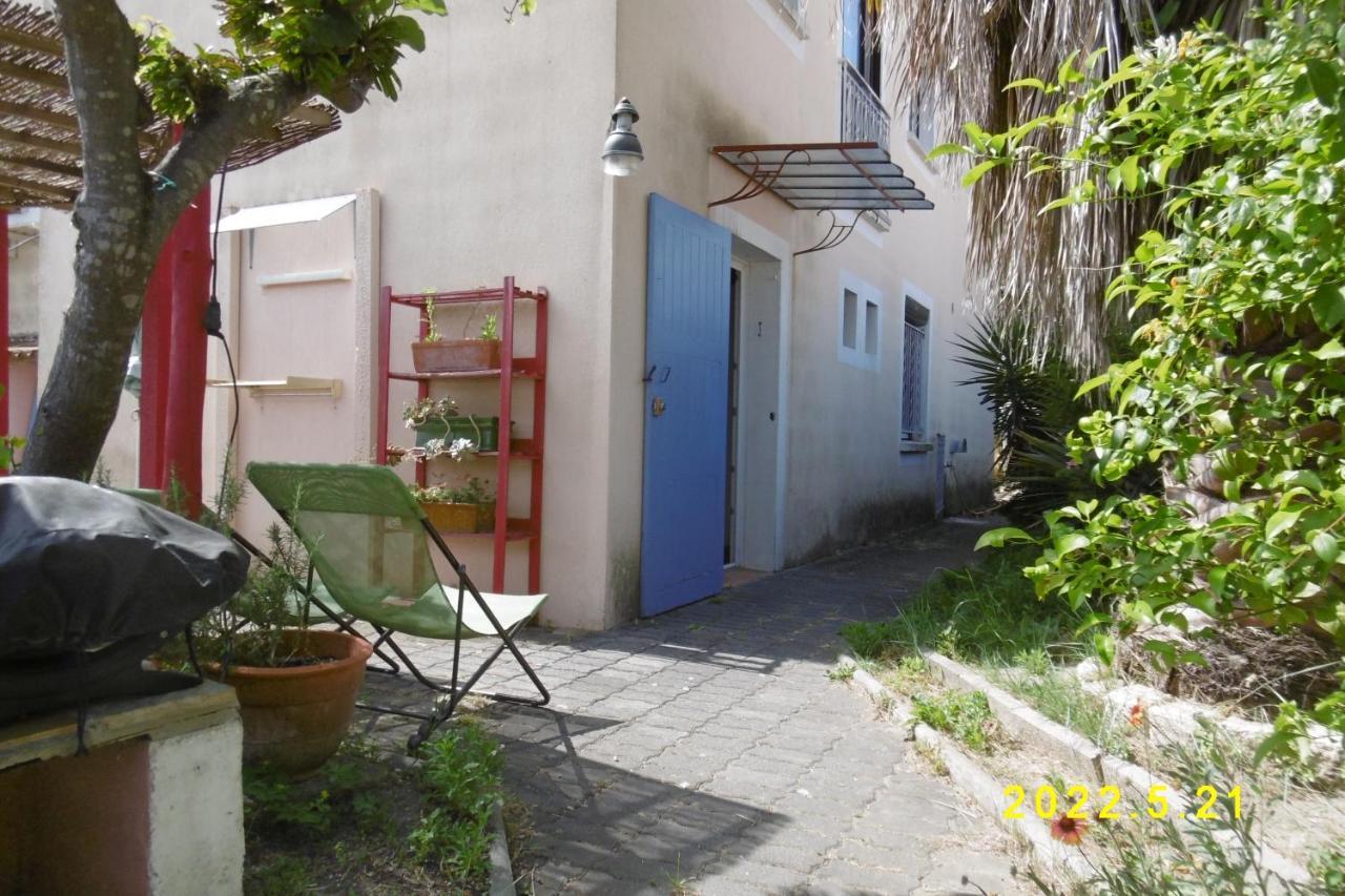 Rez De Chaussee Studio Climatise Dans Villa Aigues-Mortes Eksteriør billede
