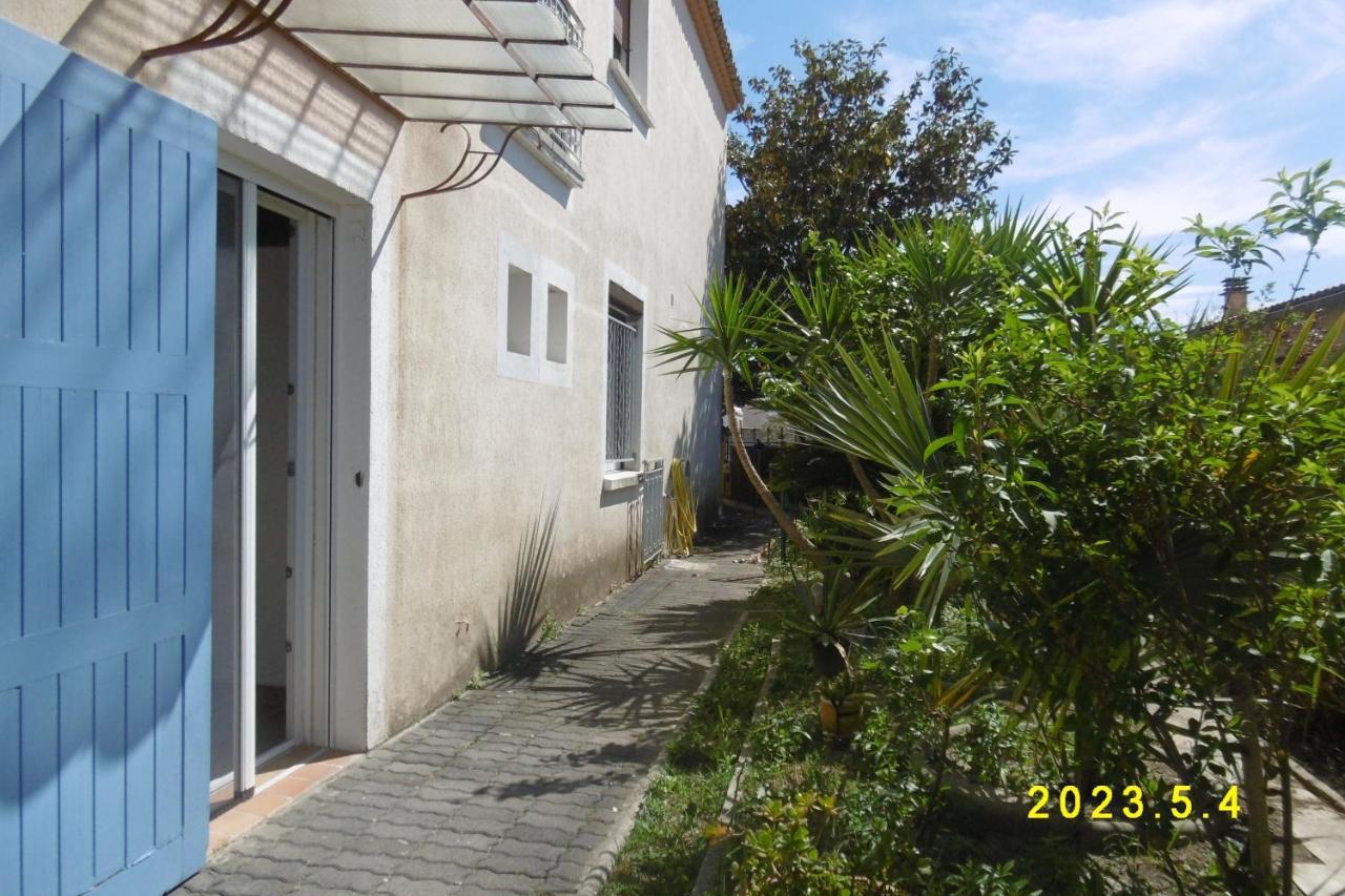 Rez De Chaussee Studio Climatise Dans Villa Aigues-Mortes Eksteriør billede
