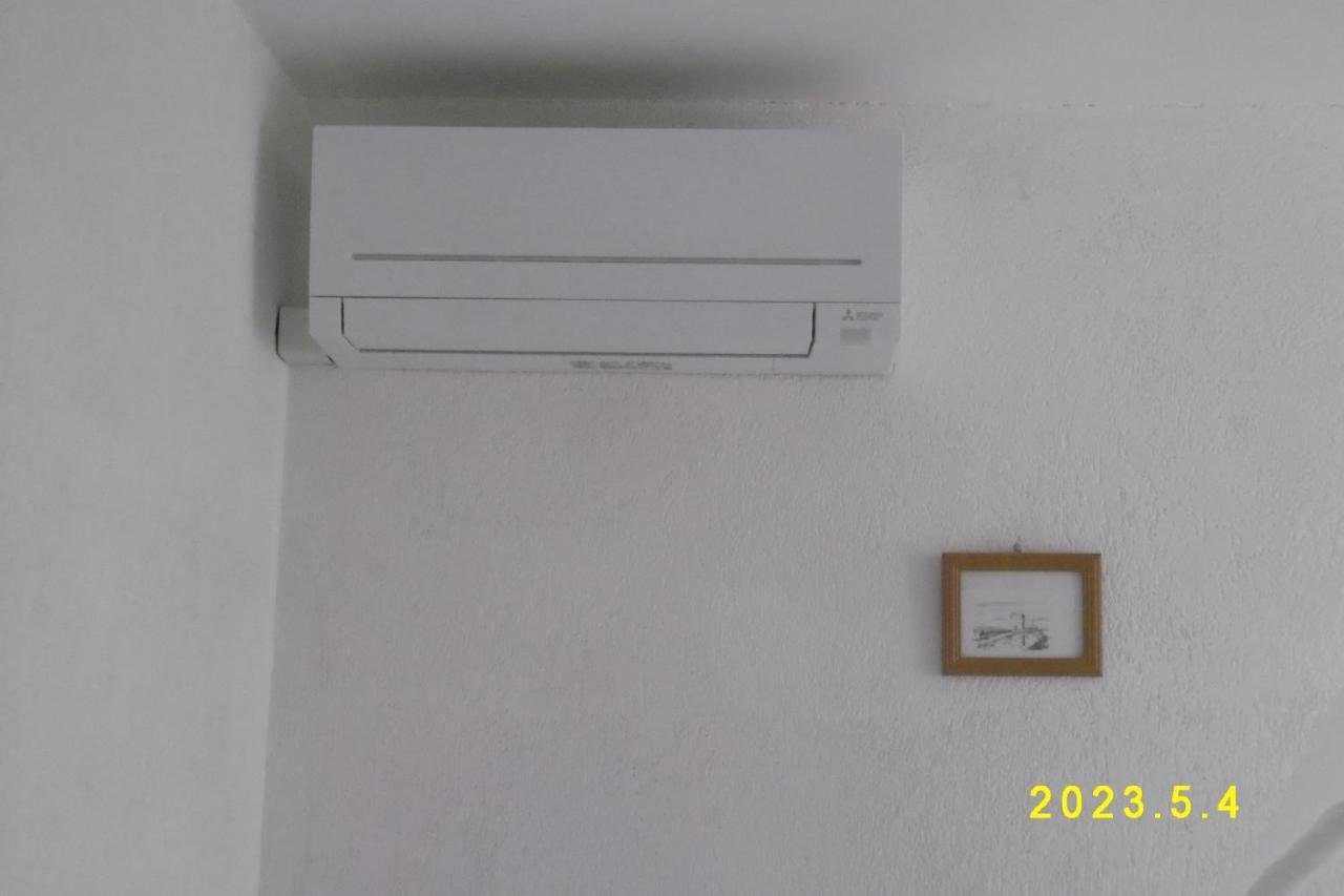 Rez De Chaussee Studio Climatise Dans Villa Aigues-Mortes Eksteriør billede